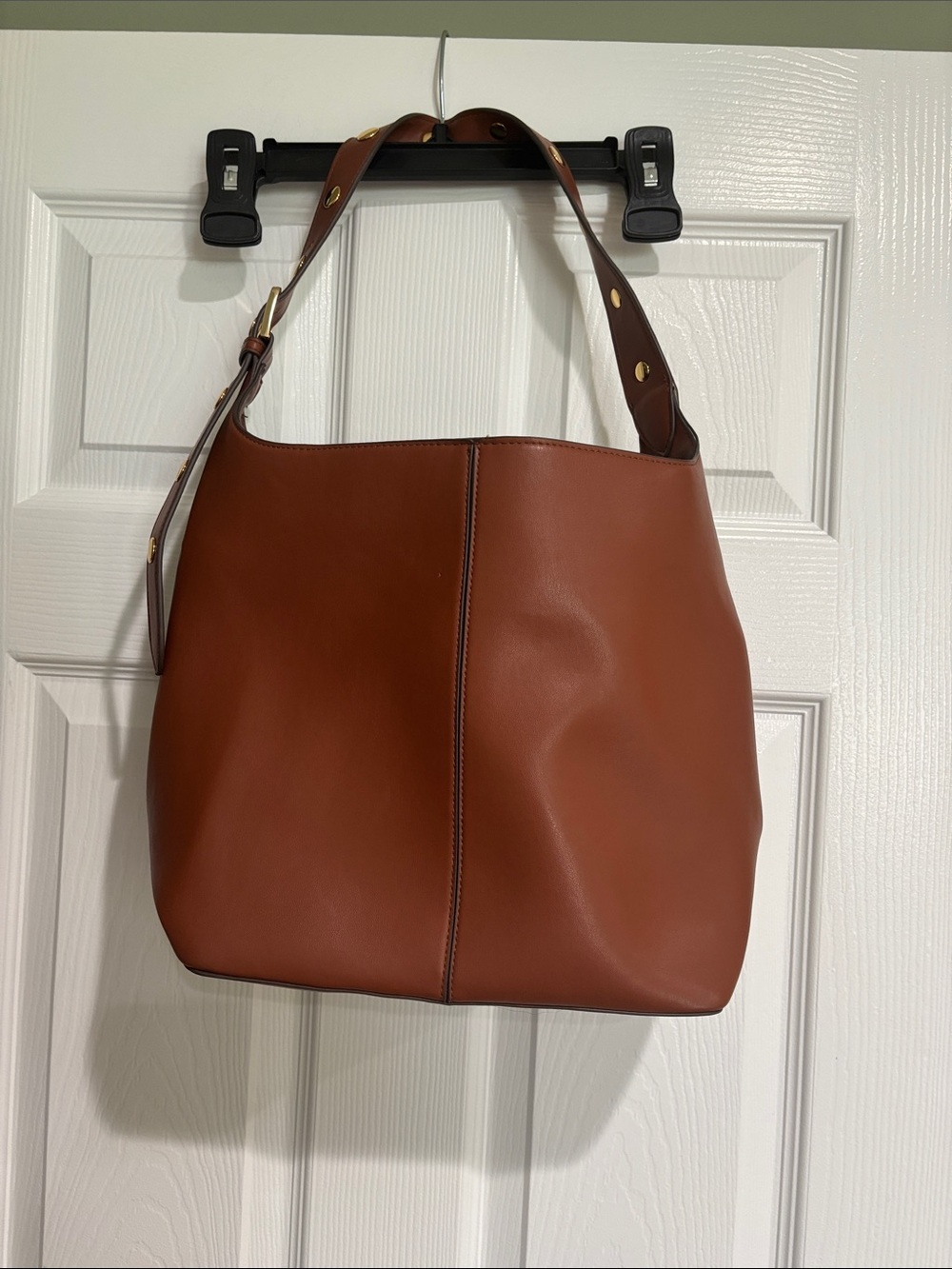 Classic Women's Shoulder Bag in Brown